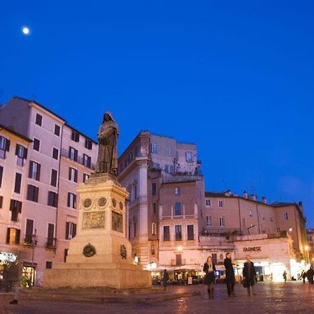 Casa Vacanze Campo De' Fiori Rom Exterior foto